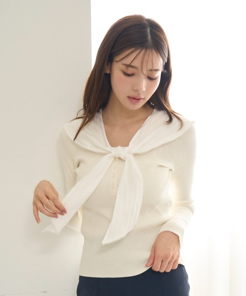 SNIDEL(スナイデル)の「Sustainableスカーフブラウスドッキングプルオーバー(ニット/セーター・レディース・グレー/アイボリー/ダークネイビー・F)」の2枚目の写真
