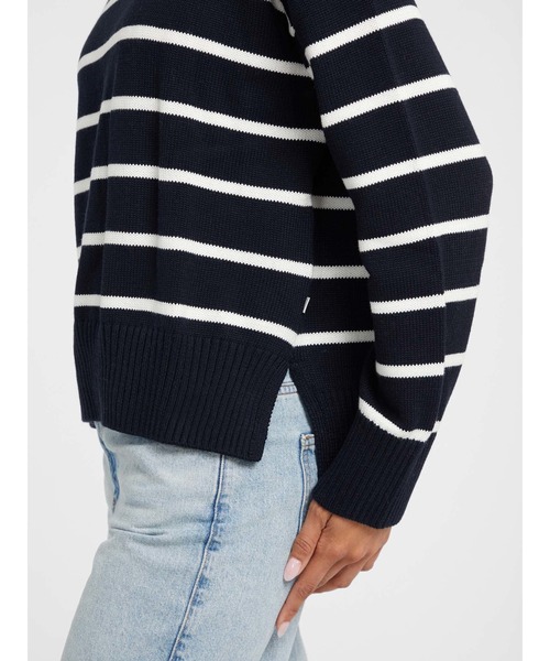 GUESS JEANS（ゲスジーンズ）の「GUESS JEANS Long Sleeves Crew Neck Striped Sweater ニットトップス（ニット/セーター・レディース・ネイビー×ホワイト/ホワイト×ネイビー・X-SMALL/LARGE/MEDIUM/SMALL）」の5枚目の写真