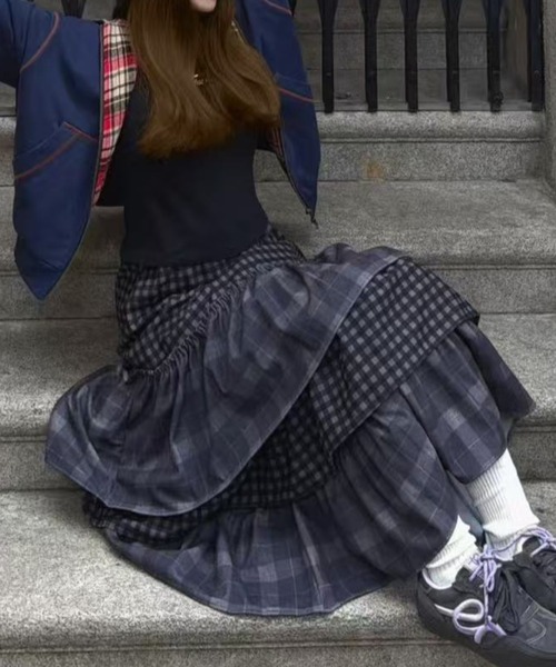 DIAVEL(ディアベル)の「深灰ダブルチェック×ふんわり中綿のあったかロングスカート(スカート・レディース・ダークグレー・M)」の7枚目の写真
