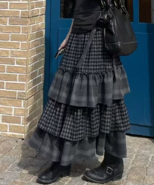 DIAVEL(ディアベル)の「深灰ダブルチェック×ふんわり中綿のあったかロングスカート(スカート・レディース・ダークグレー・M)」の10枚目の写真
