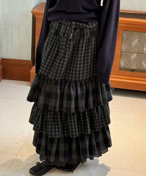 DIAVEL(ディアベル)の「深灰ダブルチェック×ふんわり中綿のあったかロングスカート(スカート・レディース・ダークグレー・M)」の13枚目の写真