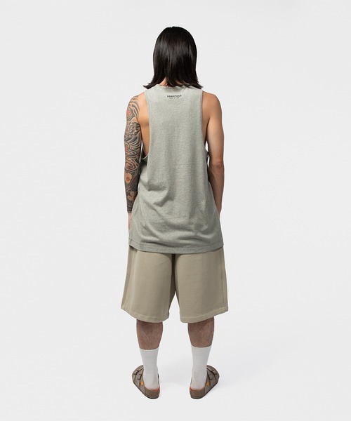 FOG ESSENTIALS(エフオージーエッセンシャルズ)の「ESSENTIALS Vintage Fit Tank エッセンシャルズ(タンクトップ・メンズ・ブラック系その他/グレー系その他・SMALL/MEDIUM/LARGE/X-LARGE)」の3枚目の写真