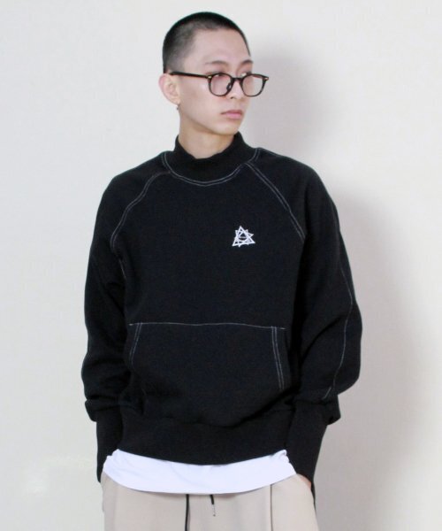 DEMARC(ドゥマーク)の「ハイネック起毛ラグランステッチスウェットブラック(スウェット・メンズ・その他・MEDIUM/LARGE)」の4枚目の写真