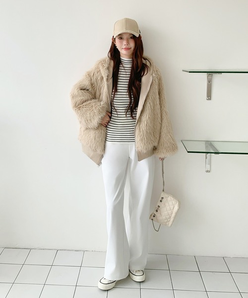by LEGNA(バイレグナ)の「【2WAY】リバーシブルフェイクファーパーカー(その他アウター・レディース・モカ/グレー・LARGE/MEDIUM)」の4枚目の写真