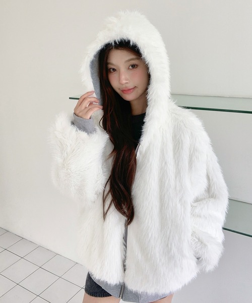 by LEGNA(バイレグナ)の「【2WAY】リバーシブルフェイクファーパーカー(その他アウター・レディース・モカ/グレー・LARGE/MEDIUM)」の10枚目の写真
