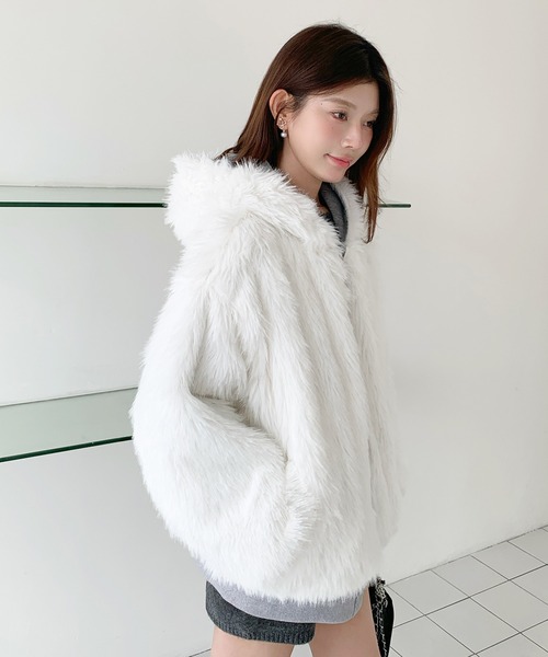 by LEGNA(バイレグナ)の「【2WAY】リバーシブルフェイクファーパーカー(その他アウター・レディース・モカ/グレー・LARGE/MEDIUM)」の11枚目の写真