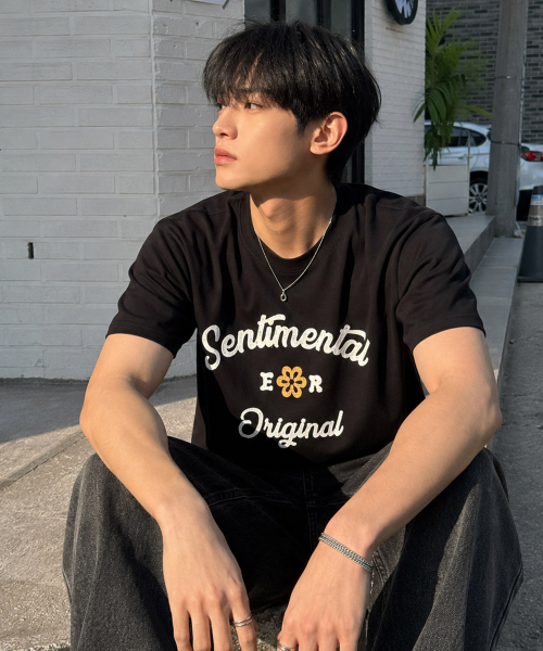 ECORR（エコル）の「[ユニセックス] クローバー刺繍半袖Tシャツ_黒（Tシャツ/カットソー・レディース・その他・1/2/3/WS）」の2枚目の写真