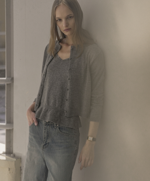 KNOWNBETTER（ノウンベター）の「Two-way frill cardigan set [KNFW02CD02]_Gray（カーディガン/ボレロ・レディース・チャコールグレー・FREE）」の2枚目の写真
