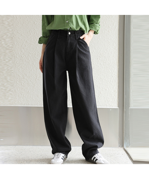 BBAEBBAE(ペッペ)の「ブラックロングピンタックワイドパンツ(デニムパンツ・レディース・ブラック・MEDIUM/LARGE/X-LARGE/XX-LARGE)」の1枚目の写真