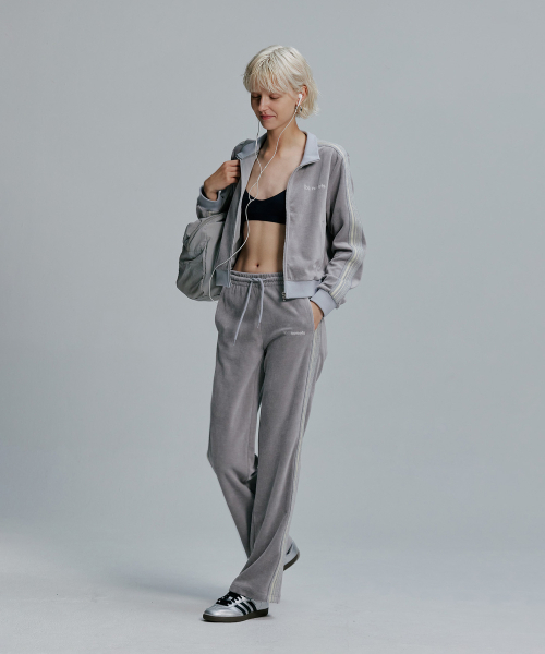 IBA NENETS(イバネネツ)の「テープポイントベルベットトラックパンツ - シルバー(スウェットパンツ・レディース・その他・SMALL/MEDIUM)」の5枚目の写真