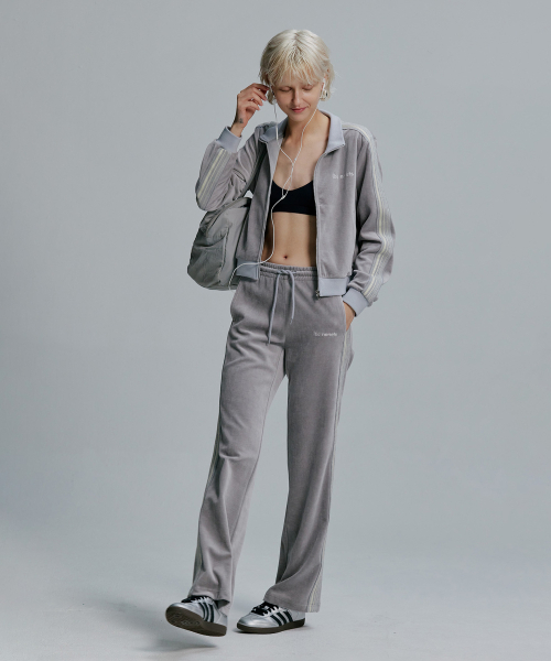 IBA NENETS(イバネネツ)の「テープポイントベルベットトラックパンツ - シルバー(スウェットパンツ・レディース・その他・SMALL/MEDIUM)」の6枚目の写真