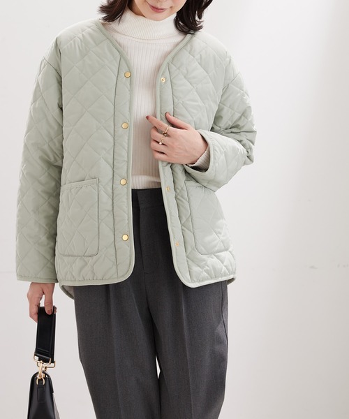 BELLUNA PLUS(ベルーナ)の「パイピング使い裏ボアキルトコート(その他アウター・レディース・アイボリー/ブラック/セージグリーン・MEDIUM/LARGE/X-LARGE)」の3枚目の写真