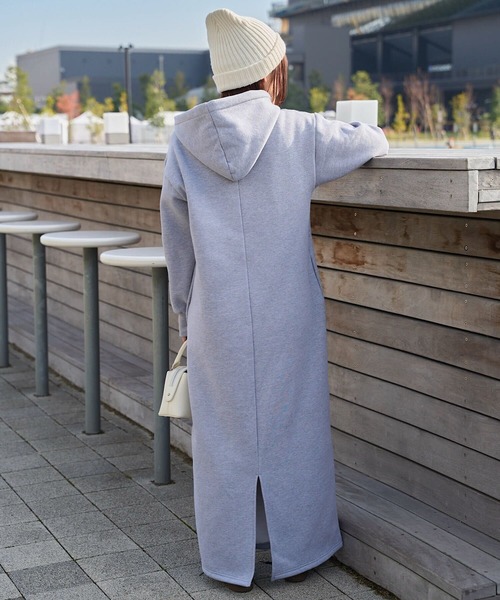 ATHLETA（アスレタ）の「［ athleta ］裏起毛スウェットフーディワンピース（ワンピース・レディース・アイボリー/ネイビー/杢グレー・M）」の17枚目の写真