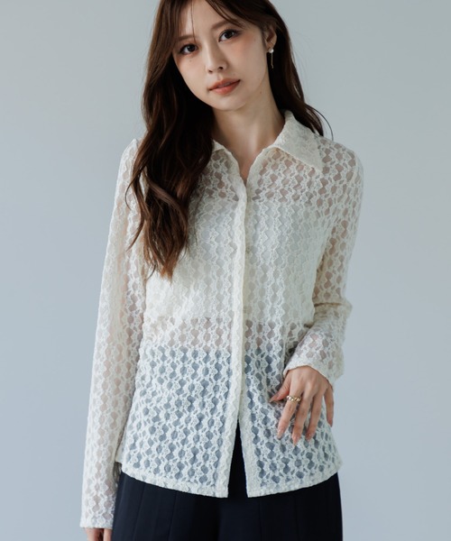 SENEE(セニー)の「front hook lace cardigan(フロントホックレースカーディガン)(カーディガン/ボレロ・レディース・アイボリー/ブラック・FREE)」の2枚目の写真
