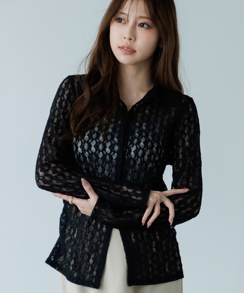 SENEE(セニー)の「front hook lace cardigan(フロントホックレースカーディガン)(カーディガン/ボレロ・レディース・アイボリー/ブラック・FREE)」の1枚目の写真