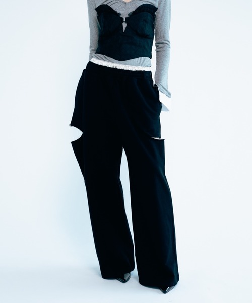 Carmelo(カーメロ)の「Cutout Sweat Wide Pants / カットアウトスウェットワイドパンツ(スウェットパンツ・レディース・グレー/ブラック/ネイビー・FREE)」の2枚目の写真