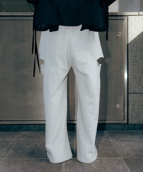Carmelo(カーメロ)の「Cutout Sweat Wide Pants / カットアウトスウェットワイドパンツ(スウェットパンツ・レディース・グレー/ブラック/ネイビー・FREE)」の5枚目の写真