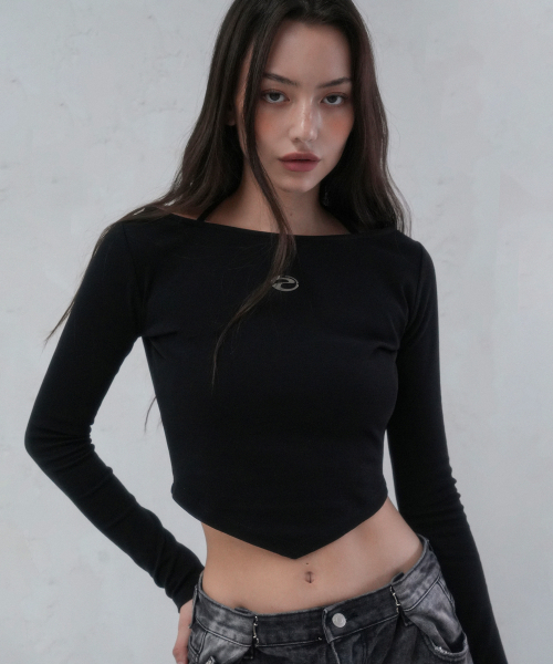 ZENDUST(ジェンダスト)の「Strap Boat-neck Slender T-shirt - 3COL(Tシャツ/カットソー・レディース・チャコール/ブラック/グレー・SMALL/MEDIUM)」の5枚目の写真