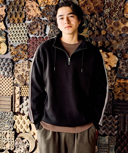 niko and...(ニコアンド)の「ショルダーラインハーフジッププルオーバー(Tシャツ/カットソー・メンズ・ブラック/ブラウン/スモーク・MEDIUM/LARGE)」の2枚目の写真