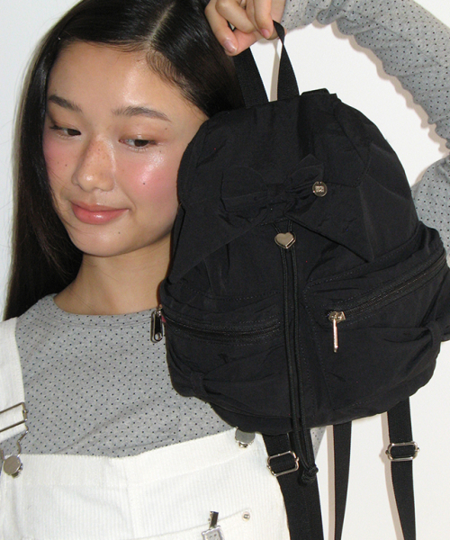 RONRON(ロンロン)の「RIBBON POINTED MINI BACKPACK BLACK(バックパック/リュック・レディース・その他・FREE)」の3枚目の写真