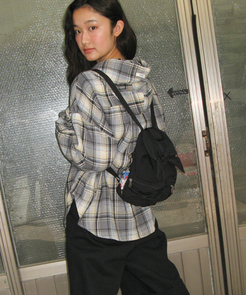 RONRON(ロンロン)の「RIBBON POINTED MINI BACKPACK BLACK(バックパック/リュック・レディース・その他・FREE)」の5枚目の写真
