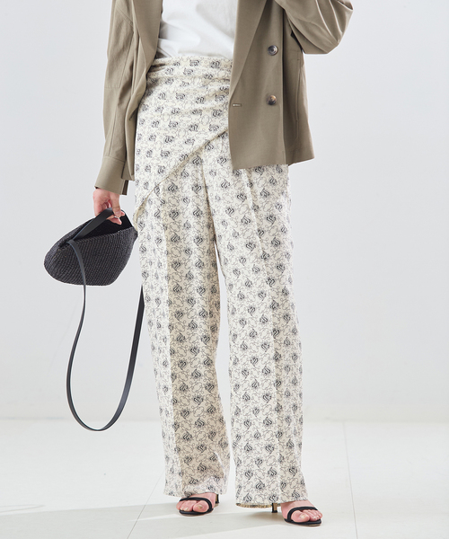 journal standard L'essage（ジャーナルスタンダードレサージュ）の「IPEKERフラワー/ペイズリージャガード スカーフ付きパンツ（その他パンツ・レディース・ブラウン系その他/アイボリー・38/36）」の3枚目の写真