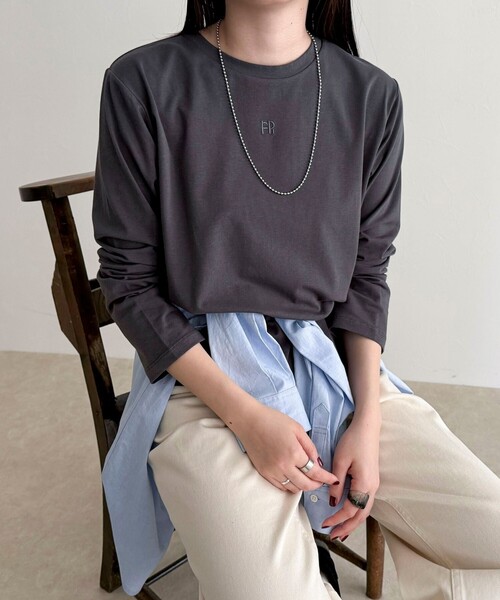 fredy emue（フレディエミュ）の「センターFR刺繍ロンTシャツ（Tシャツ/カットソー・レディース・ライトグレー/チャコールグレー/オフホワイト/クリーム・38）」の16枚目の写真
