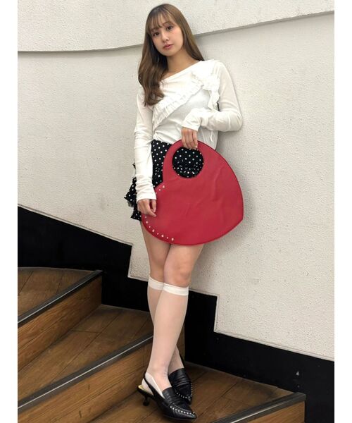 CALNAMUR(カルナムール)の「コサージュフリルオフショルトップス(Tシャツ/カットソー・レディース・チャコールグレー/ホワイト/ピンク・FREE)」の11枚目の写真