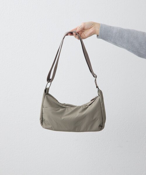 ear PAPILLONNER(イアパピヨネ)の「リングショルダーバッグ《撥水/260g》(ショルダーバッグ・レディース・カーキ/ブラック・FREE)」の13枚目の写真