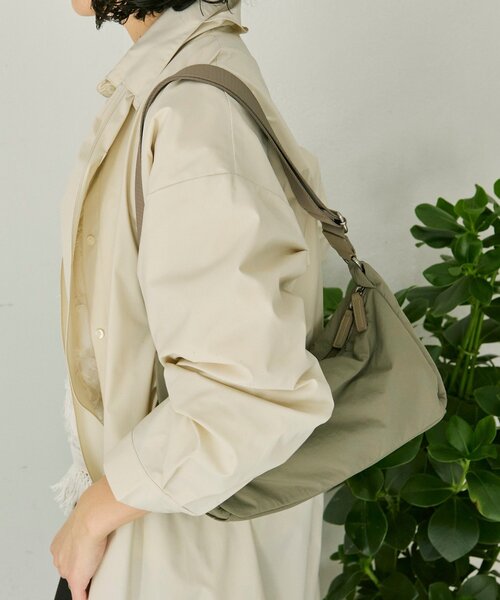 ear PAPILLONNER(イアパピヨネ)の「リングショルダーバッグ《撥水/260g》(ショルダーバッグ・レディース・カーキ/ブラック・FREE)」の22枚目の写真
