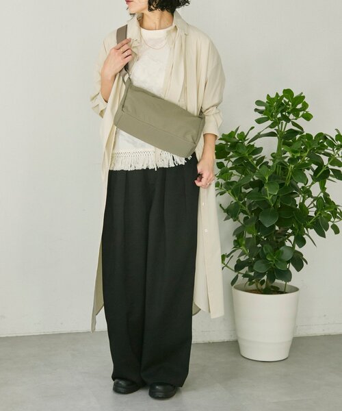 ear PAPILLONNER(イアパピヨネ)の「リングショルダーバッグ《撥水/260g》(ショルダーバッグ・レディース・カーキ/ブラック・FREE)」の4枚目の写真