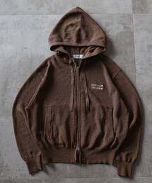 FFEIN（フェイン）の「【FFEIN（フェイン）】ワンポイント刺繍フード短丈ニットPK / ジップパーカー ダブルジップ ニット フーディ 刺繍 【短丈】（パーカー）」