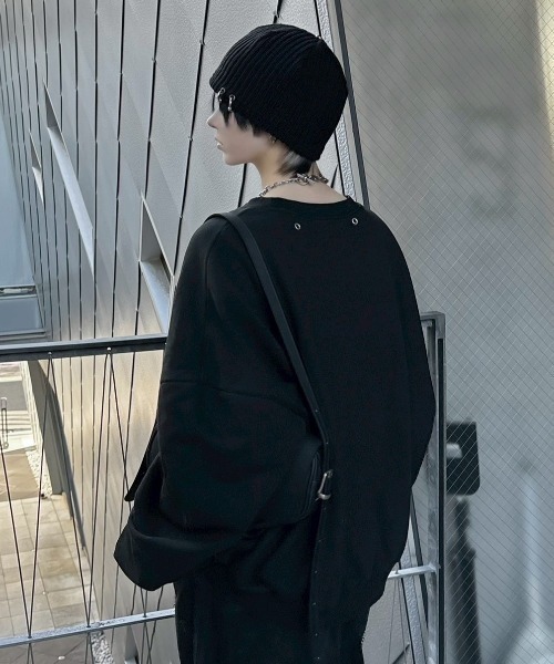 Never mind the XU / Chikashitsu+(ネバーマインド ザ エックスユー / チカシツプラス)の「【nmtc+】pierce sweat shirts / 【エムティーシープラス】ピアススウェットシャツ(スウェット・メンズ・ブラック・ONE SIZE)」の3枚目の写真