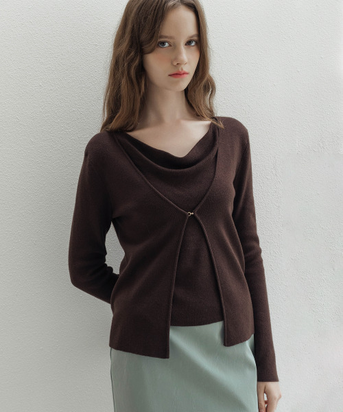 LAUTREDE MIN(ロートルドミン)の「Cowl buckle Brown knit(ニット/セーター・レディース・ブラウン・FREE)」の1枚目の写真