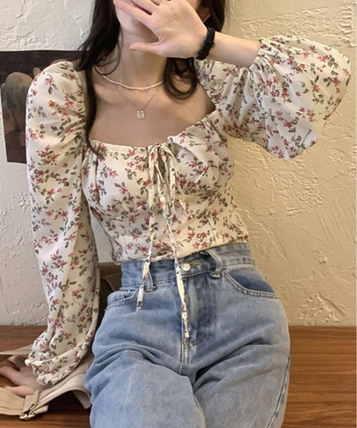 kirakiraShop(キラキラショップ)の「花柄 シャーリング スクエア ブラウス(シャツ/ブラウス・レディース・ブラック/ライトベージュ・FREE)」の12枚目の写真