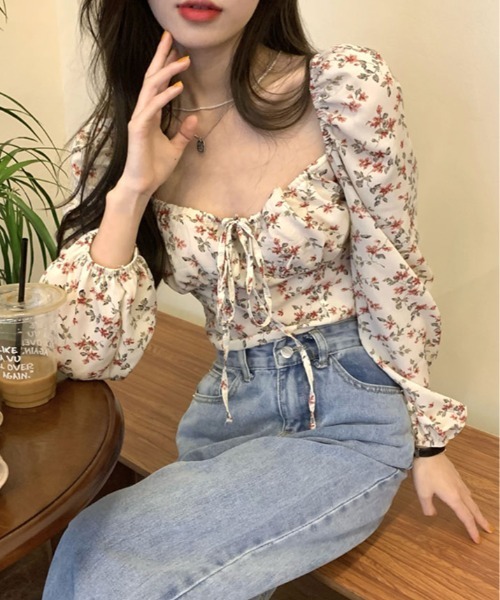 kirakiraShop(キラキラショップ)の「花柄 シャーリング スクエア ブラウス(シャツ/ブラウス・レディース・ブラック/ライトベージュ・FREE)」の13枚目の写真