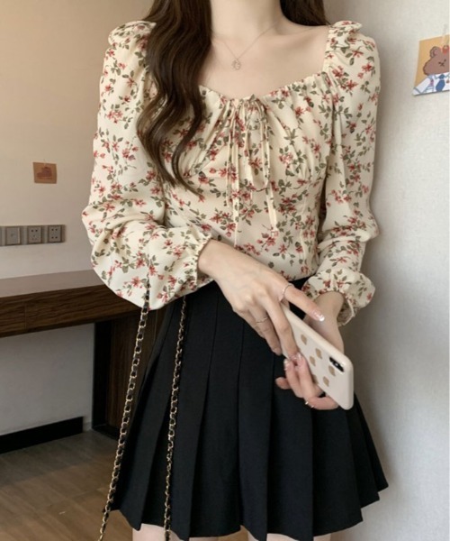 kirakiraShop(キラキラショップ)の「花柄 シャーリング スクエア ブラウス(シャツ/ブラウス・レディース・ブラック/ライトベージュ・FREE)」の14枚目の写真