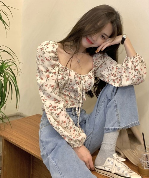 kirakiraShop(キラキラショップ)の「花柄 シャーリング スクエア ブラウス(シャツ/ブラウス・レディース・ブラック/ライトベージュ・FREE)」の16枚目の写真