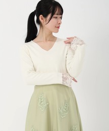 STRAWBERRY-FIELDS（ストロベリーフィールズ）の「コンフォートイネス_袖レースVネックニット（ニット/セーター）」