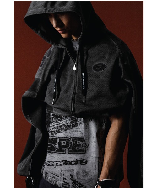 AAPE BY A BATHING APE(エーエイプバイアベイシングエイプ)の「AAPE MAIN ZIP UP HOODIE(パーカー・メンズ・ライトブラック・LARGE/SMALL/X-LARGE/MEDIUM)」の11枚目の写真