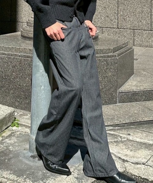 Chikashitsu +(チカシツプラス)の「【Chikashitsu +】low pocket stripe straight denim pants / 【チカシツプラス】ローポケットストライプデニムパンツ(デニムパンツ・メンズ・ブラック・L/M/S)」の1枚目の写真