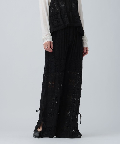 LEPSIM(レプシィム)の「5ゲージクロシェライクニットパンツ 638740(その他パンツ・レディース・オフホワイト/ブラック・FREE)」の3枚目の写真