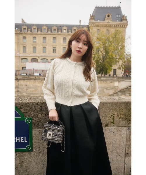 Her lip to(ハーリップトゥー)の「Shine Satin Volume Long Skirt(スカート・レディース・ブラック・M/S)」の4枚目の写真