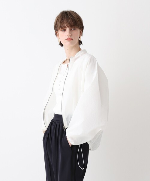 allureville(アルアバイル)の「トランスペアレントコクーンブルゾン(ブルゾン・レディース・オフホワイト/ブラック/カーキ・2)」の10枚目の写真