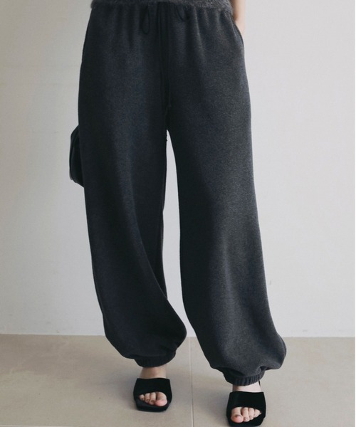 anuke(アンヌーク)の「Fleece Rough Pants(スラックス・レディース・ピンク/チャコールグレー/オートミール・38inch/36inch)」の2枚目の写真