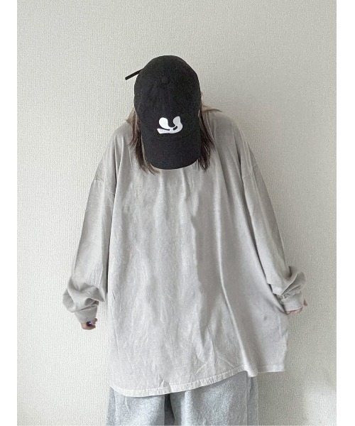 YACA(ヤーカ)の「Pigment Over L/S Tee/ピグメントオーバーロングスリーブTシャツ【unisex item】(Tシャツ/カットソー・レディース・チャコールグレー/グレイッシュベージュ・FREE)」の6枚目の写真