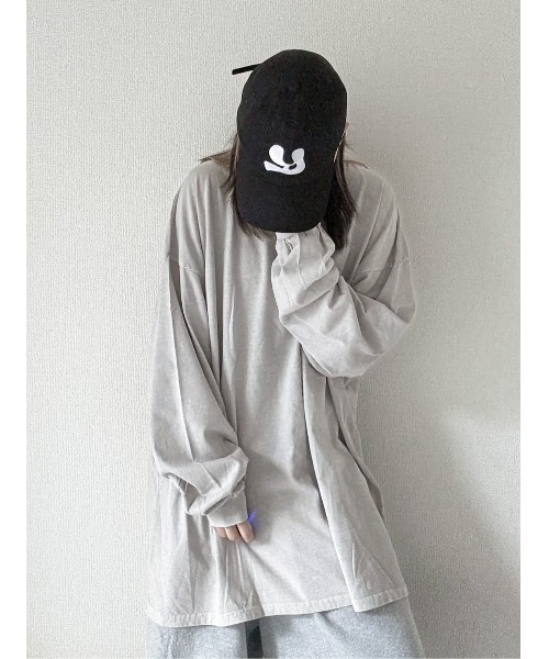 YACA(ヤーカ)の「Pigment Over L/S Tee/ピグメントオーバーロングスリーブTシャツ【unisex item】(Tシャツ/カットソー・レディース・チャコールグレー/グレイッシュベージュ・FREE)」の10枚目の写真