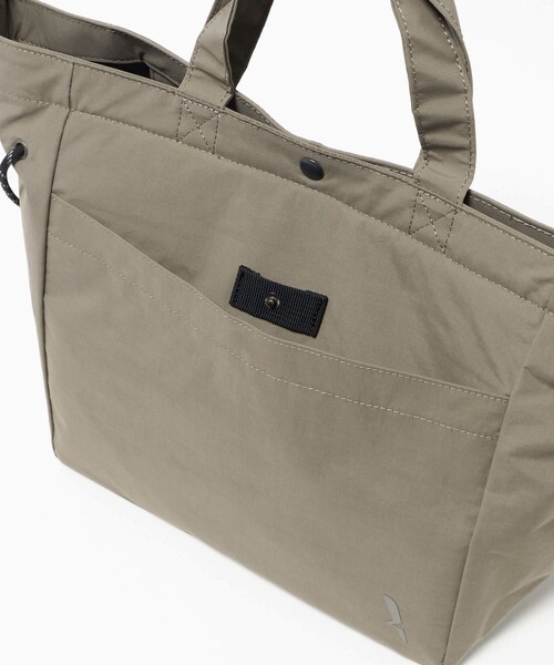 AIGLE(エーグル)の「<AIGLE> Tote with SLD(ショルダーバッグ・レディース・ブラック/ベージュ・FREE)」の18枚目の写真