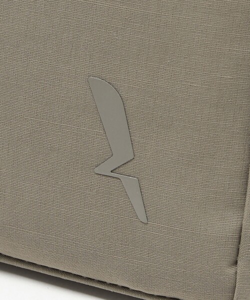 AIGLE(エーグル)の「<AIGLE> Tote with SLD(ショルダーバッグ・レディース・ブラック/ベージュ・FREE)」の13枚目の写真