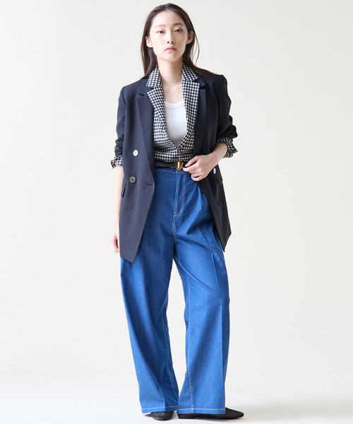 Tiara(ティアラ)の「デニムタックパンツ(デニムパンツ・レディース・インディゴブルー/ライトブルー・3/2)」の14枚目の写真